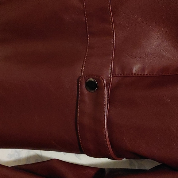 Vegan leather jacket - Picture 3 of 6